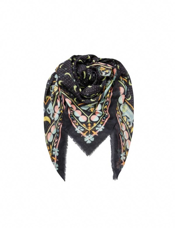 lionella wita scarf